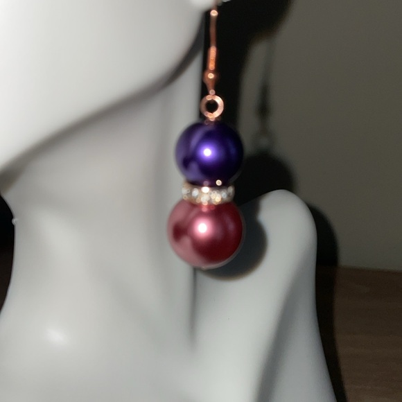 HAND CRAFTED OVERSIZED PIERCED BALL DROP PEARL EARRINGS Rose Gold Purple Pearls - Picture 3 of 14